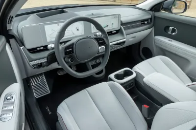 IONIQ 6